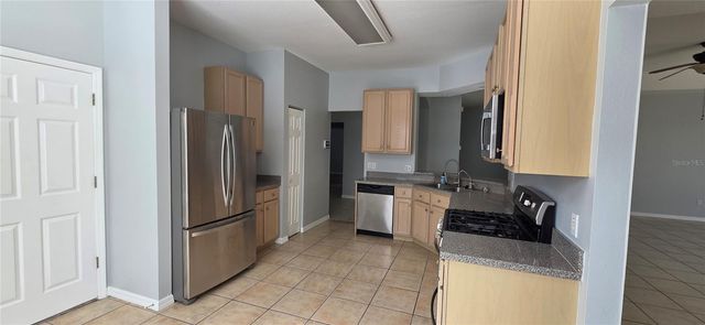 1305 LAKEHURST WAY, Brandon, FL 33511