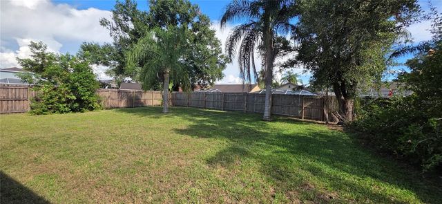 1305 LAKEHURST WAY, Brandon, FL 33511