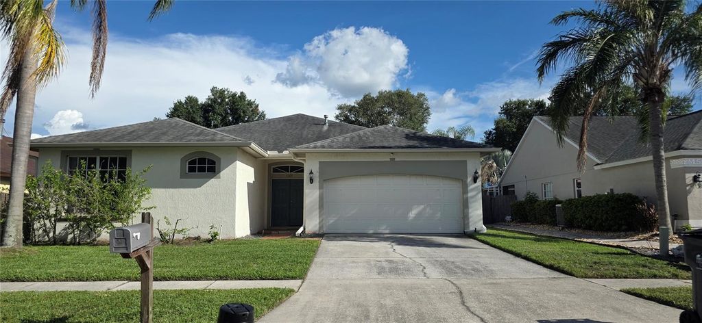1305 LAKEHURST WAY, Brandon, FL 33511