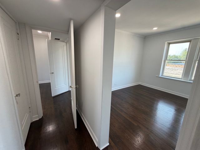 8041 Kilpatrick Avenue 3, Skokie, IL 60076
