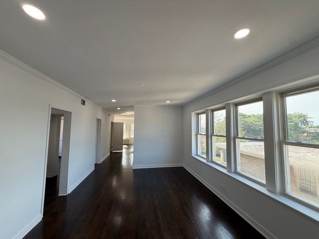 8041 Kilpatrick Avenue 3, Skokie, IL 60076