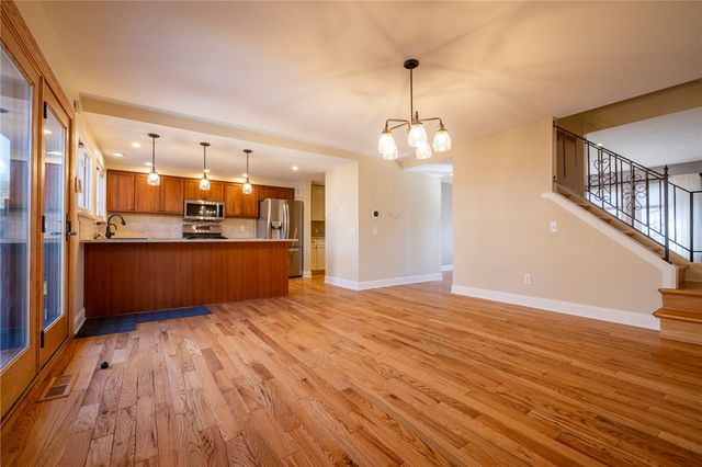 169 New Wickham Drive, Penfield, NY 14526