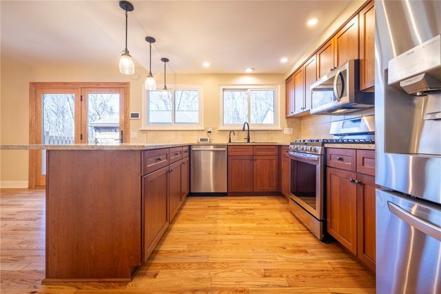 169 New Wickham Drive, Penfield, NY 14526