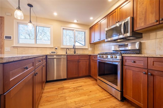 169 New Wickham Drive, Penfield, NY 14526