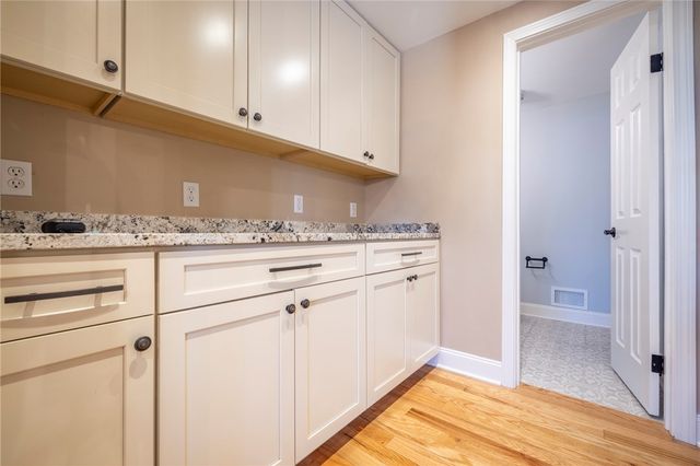 169 New Wickham Drive, Penfield, NY 14526