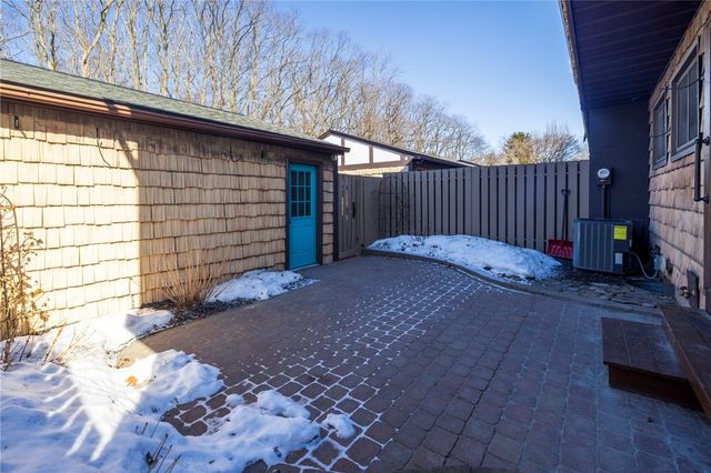 169 New Wickham Drive, Penfield, NY 14526