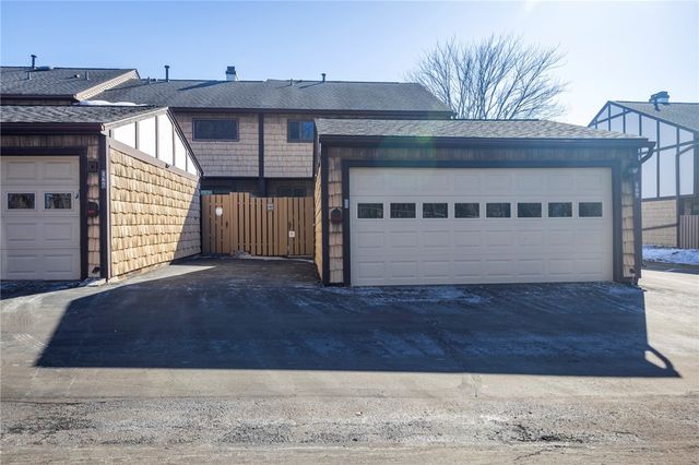 169 New Wickham Drive, Penfield, NY 14526