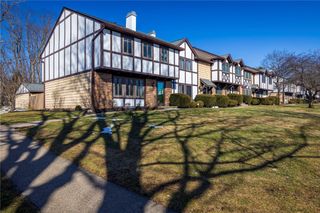 169 New Wickham Drive, Penfield, NY 14526