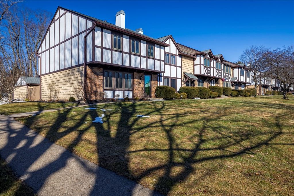 169 New Wickham Drive, Penfield, NY 14526