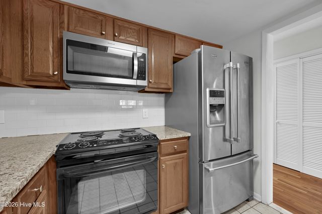 1800 Eastwood Road Apt 272, Wilmington, NC 28403