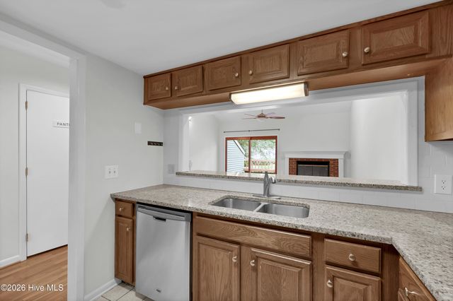 1800 Eastwood Road Apt 272, Wilmington, NC 28403