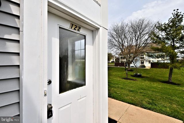 122 WHEATSHEAF LN, Telford, PA 18969