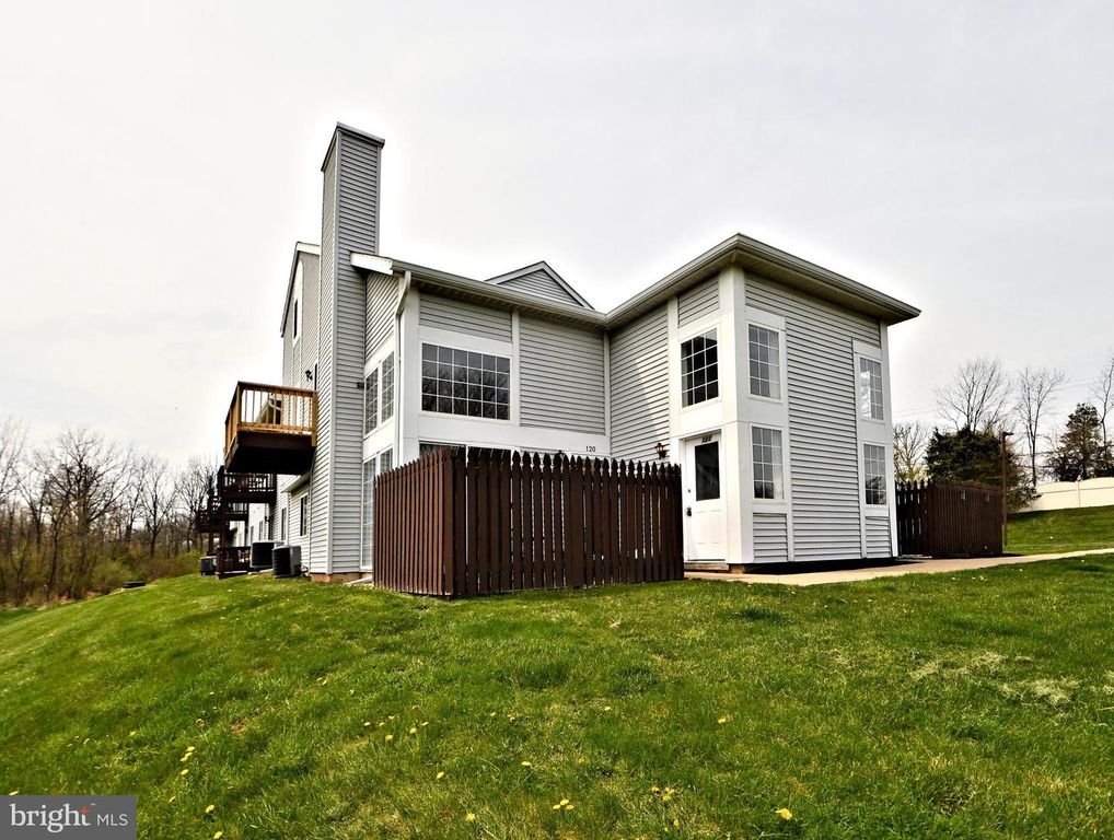 122 WHEATSHEAF LN, Telford, PA 18969