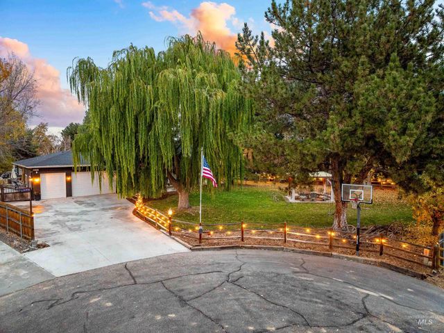 1160 W Hialeah Circle, Eagle, ID 83616