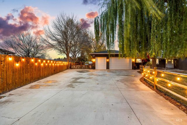 1160 W Hialeah Circle, Eagle, ID 83616