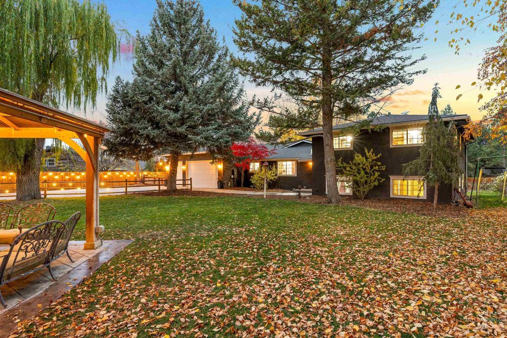 1160 W Hialeah Circle, Eagle, ID 83616