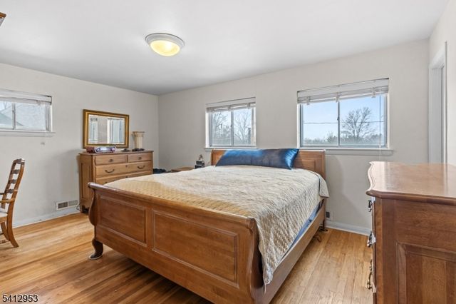 31 Ridge Ct, Cedar Grove Twp., NJ 07009