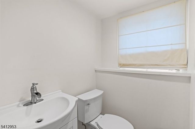 31 Ridge Ct, Cedar Grove Twp., NJ 07009
