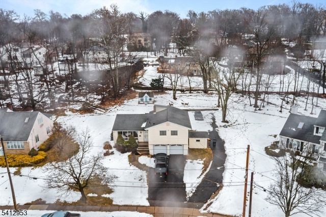 31 Ridge Ct, Cedar Grove Twp., NJ 07009