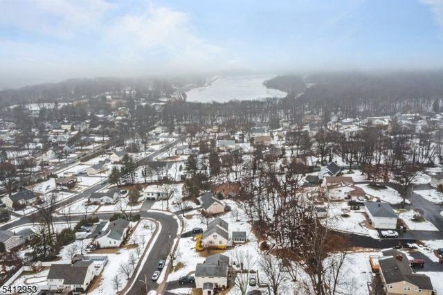 31 Ridge Ct, Cedar Grove Twp., NJ 07009