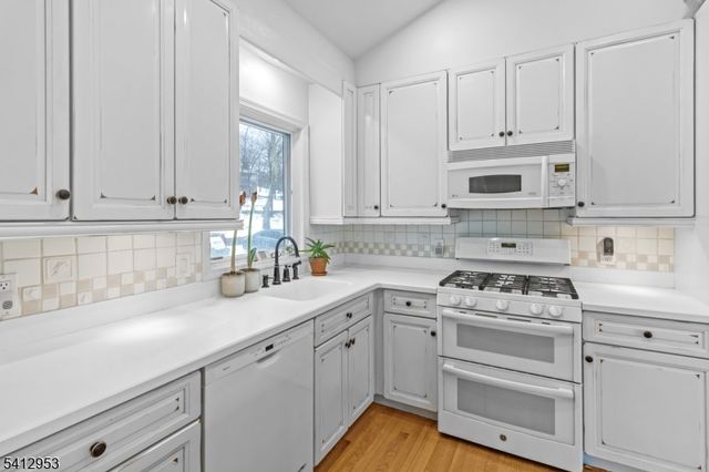 31 Ridge Ct, Cedar Grove Twp., NJ 07009