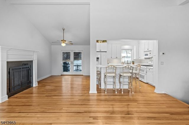 31 Ridge Ct, Cedar Grove Twp., NJ 07009