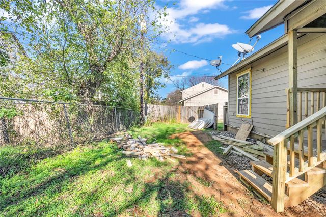 108 Hillside CV B, Elgin, TX 78621