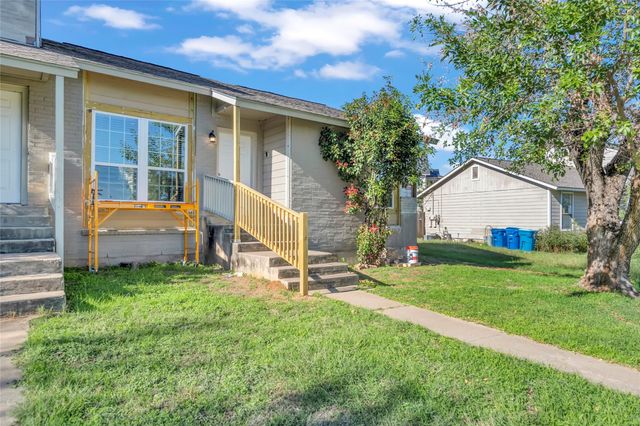 108 Hillside CV B, Elgin, TX 78621