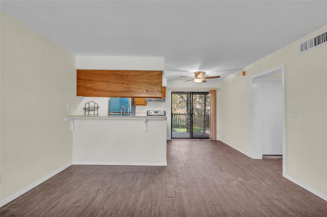 108 Hillside CV B, Elgin, TX 78621