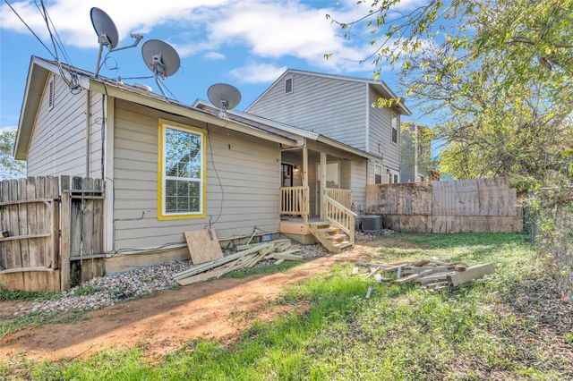 108 Hillside CV B, Elgin, TX 78621