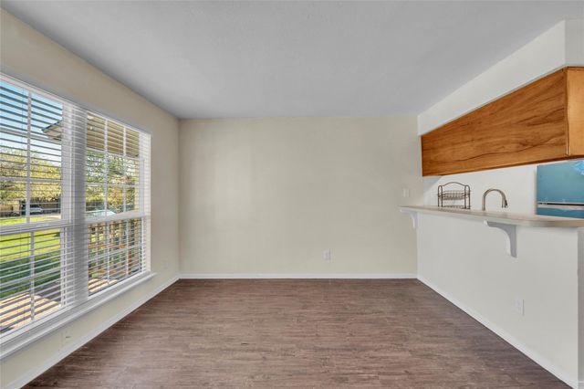 108 Hillside CV B, Elgin, TX 78621