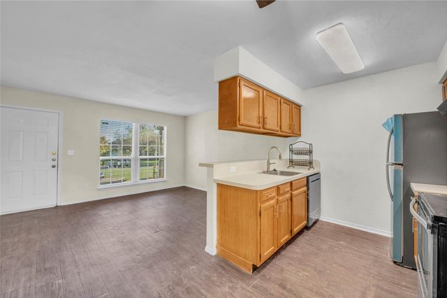 108 Hillside CV B, Elgin, TX 78621