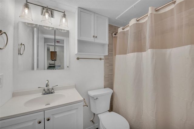 108 Hillside CV B, Elgin, TX 78621