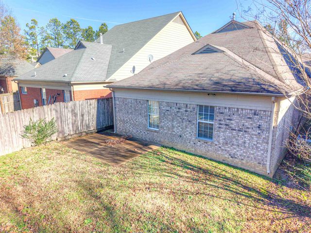 2715 BENDING ELM DR, Memphis, TN 38016