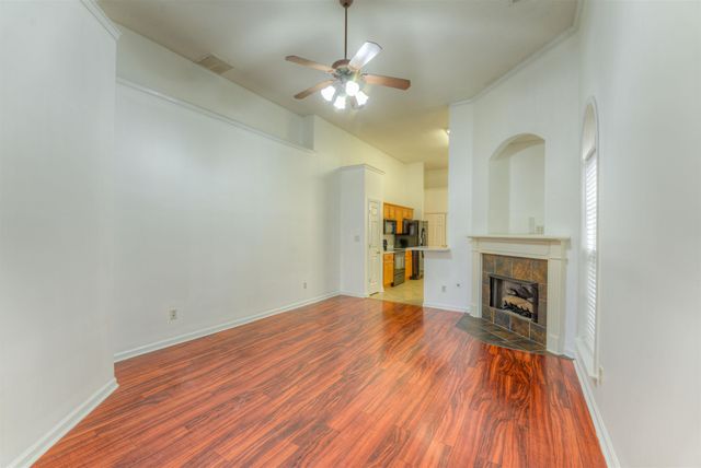 2715 BENDING ELM DR, Memphis, TN 38016