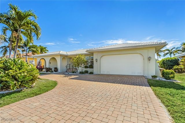 2085 El Cerito CT, Punta Gorda, FL 33950