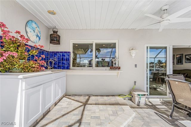 2085 El Cerito CT, Punta Gorda, FL 33950