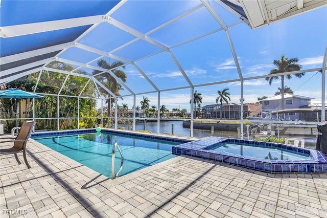 2085 El Cerito CT, Punta Gorda, FL 33950