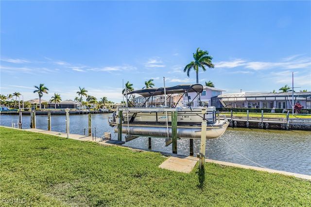 2085 El Cerito CT, Punta Gorda, FL 33950