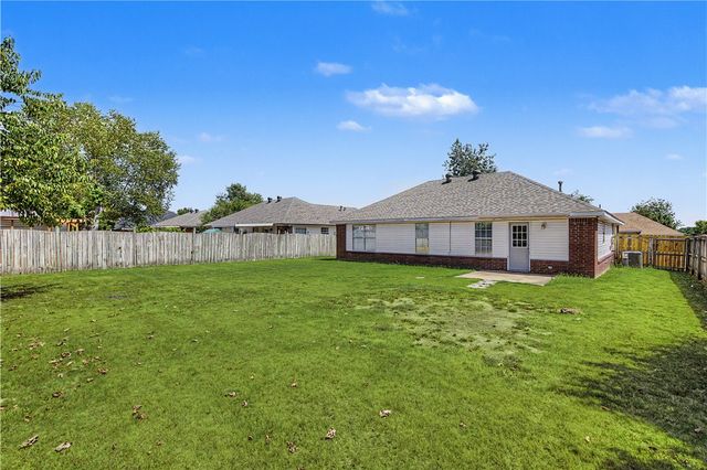2576 Appleglen Street, Springdale, AR 72764