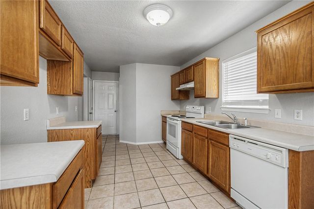 2576 Appleglen Street, Springdale, AR 72764