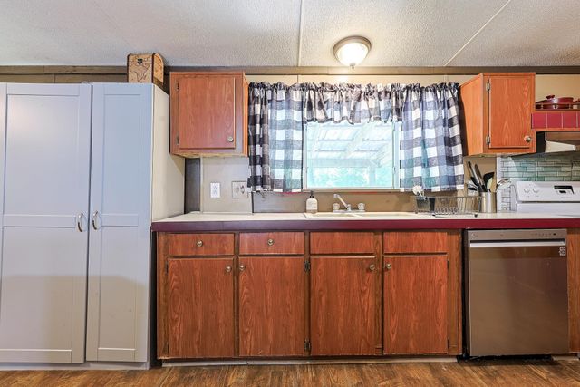 13290 Pee Dee Rd. S, Galivants Ferry, SC 29544