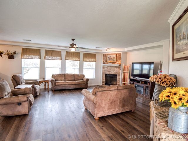 2510 E Davis Road, Durant, OK 74701