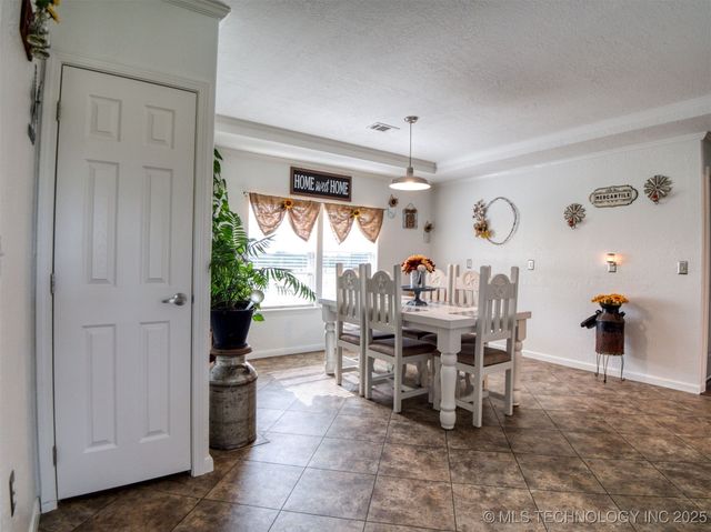 2510 E Davis Road, Durant, OK 74701