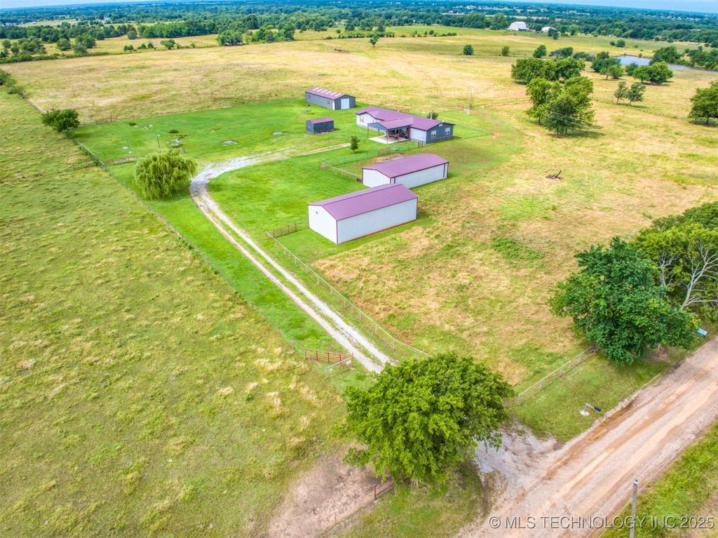 2510 E Davis Road, Durant, OK 74701