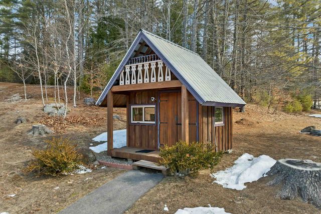 9 Fairway Drive, New Hampton, NH 03256