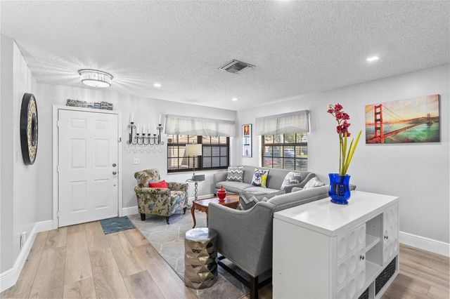 9129 N Vineyard Lake Drive 9129, Plantation, FL 33324