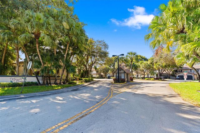 9129 N Vineyard Lake Drive 9129, Plantation, FL 33324