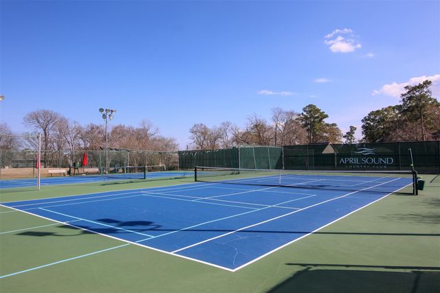 108 Harbour Town Drive, Conroe, TX 77356