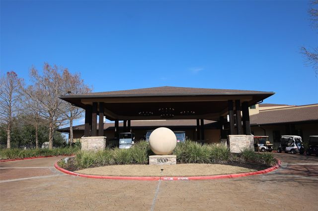 108 Harbour Town Drive, Conroe, TX 77356